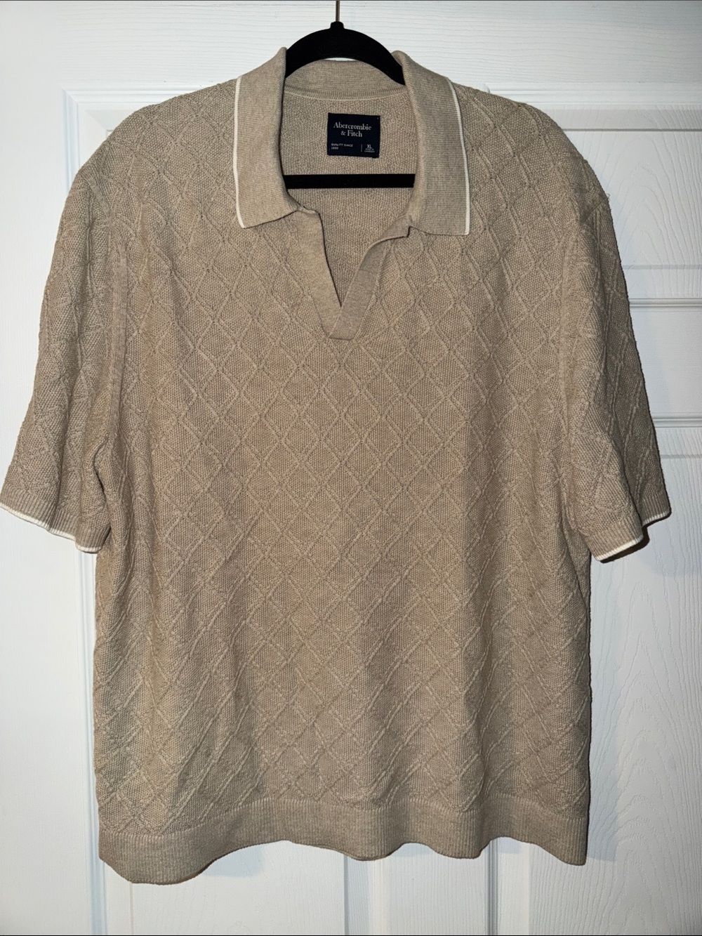 Abercrombie & Fitch Men's Tan Textured Short-Sleeve Polo with Contrast Piping